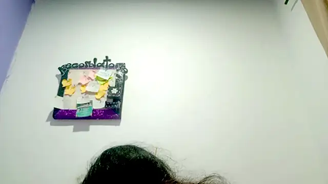 PetiteIvoryQueen19 online show from February 17, 6:24 am