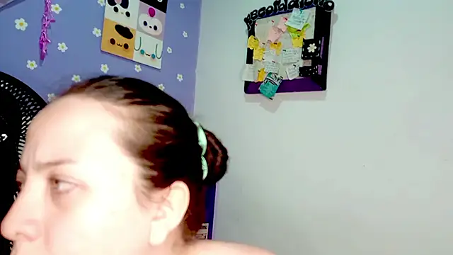 PetiteIvoryQueen19 online show from June 11, 5:15 am