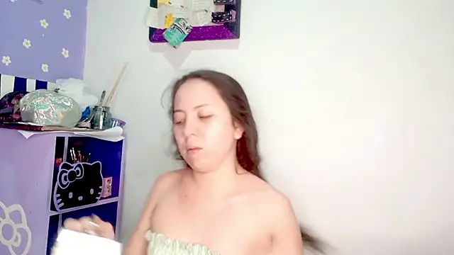 PetiteIvoryQueen19 online show from June 27, 6:03 am