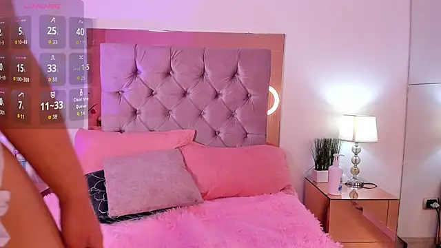 melanie hills online show from December 16, 11:38 am