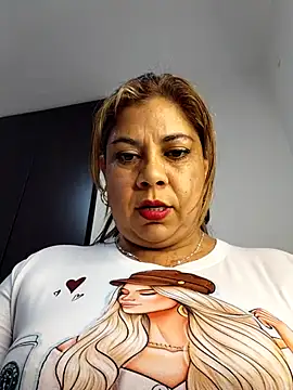 Laura-Hernandez online show from June 5, 8:26 pm