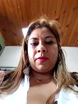 Laura-Hernandez online show from June 12, 2:36 pm