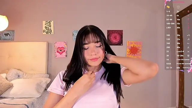 Maia W10 online show from June 11, 12:24 pm
