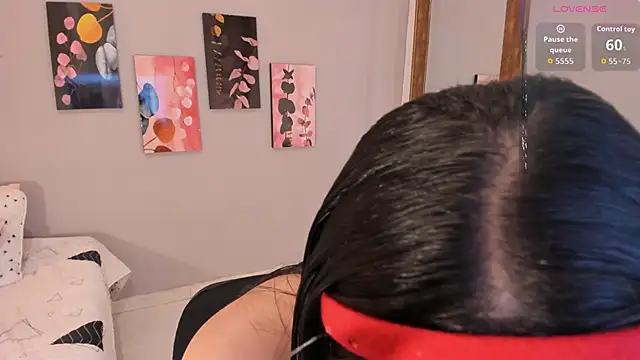 Maia W10 online show from February 10, 1:47 pm