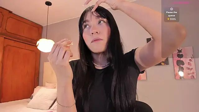 Maia W10 online show from January 14, 12:21 pm