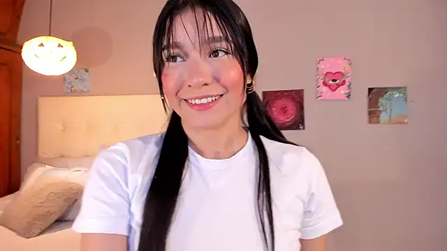 Maia W10 online show from April 28, 12:09 pm