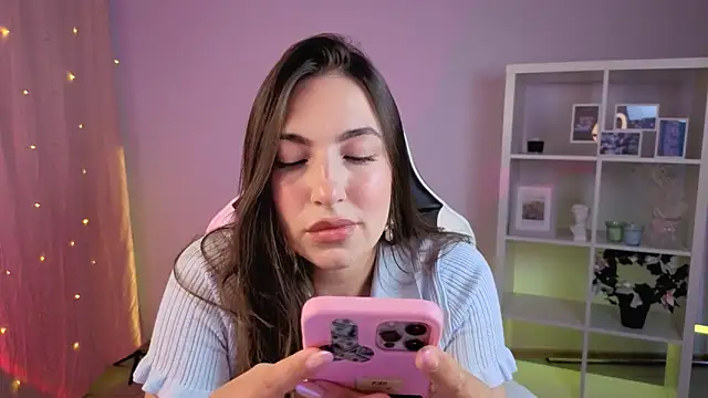 MelissaLovely  online show from June 20, 3:54 am