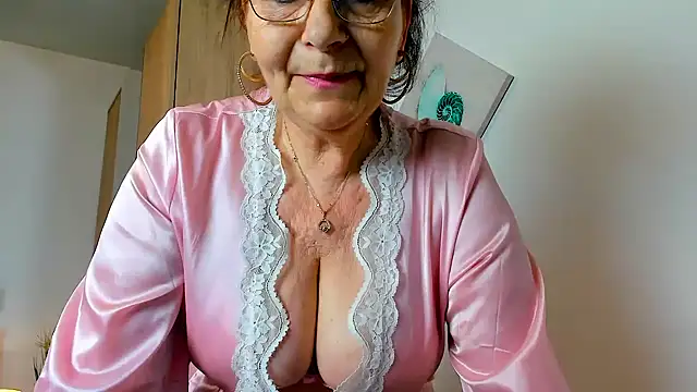 sweetangell69  online show from April 27, 2:19 am