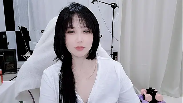 Vaness-a online show from May 15, 12:41 pm