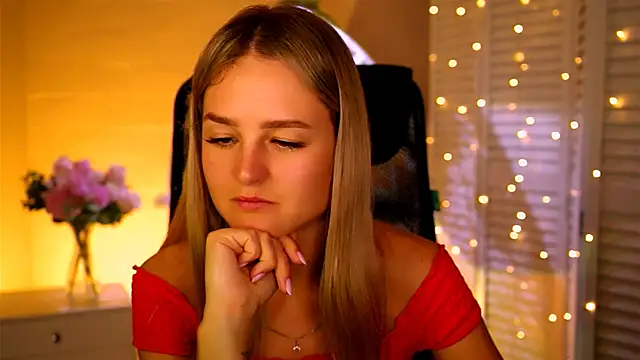 DeboraLarson online show from November 14, 3:39 am