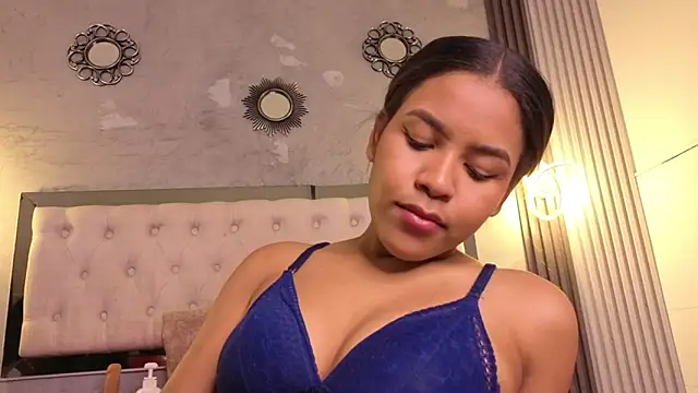 alexa andherson online show from October 18, 8:21 pm