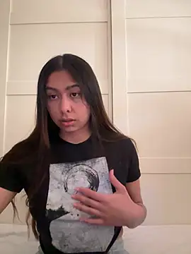 Im sophia1 online show from March 18, 1:05 pm