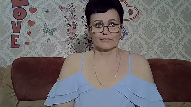 PaulaGolden online show from April 28, 7:18 pm