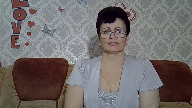 PaulaGolden online show from December 13, 8:15 pm