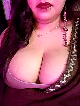 Suhanakhan00 online show from April 30, 6:13 pm