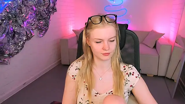 GraceGlamour online show from January 11, 5:23 am