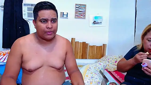 lucasandSofi online show from February 11, 8:43 pm