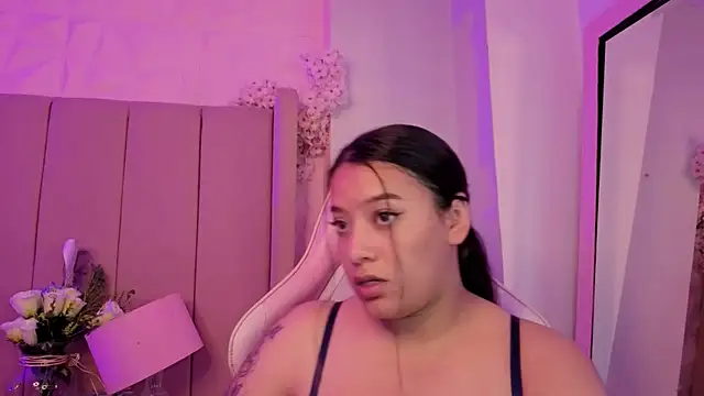 MollyBigBoobs12 online show from July 21, 9:59 pm
