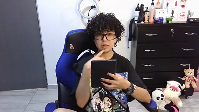 thomascooper7 online show from September 11, 7:47 pm