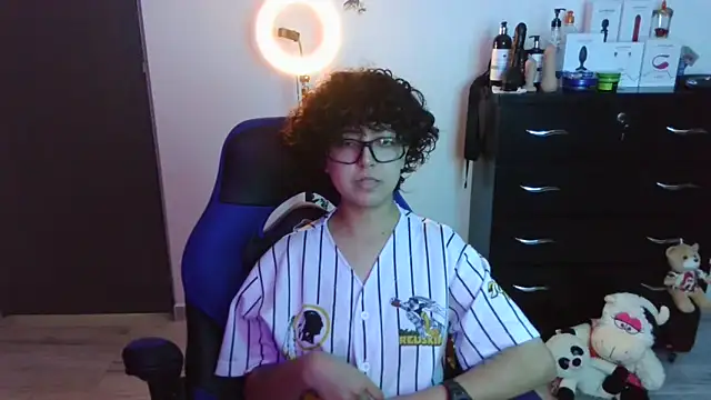 thomascooper7 online show from October 12, 8:44 pm