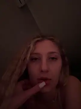 LivyyBossom online show from May 14, 11:10 pm