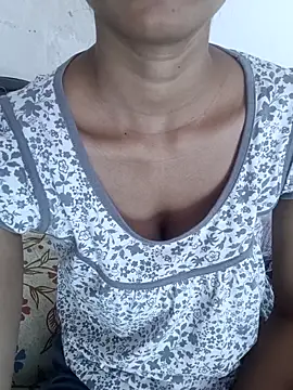 Snapshot of Rajni-Mehra chatting on October 10, 6:18 am Rajni-Mehra online show from October 10, 6:18 am