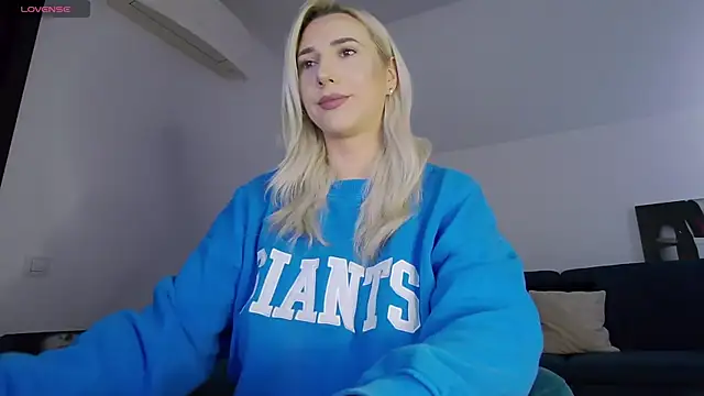 KhloeK online show from November 6, 10:21 am