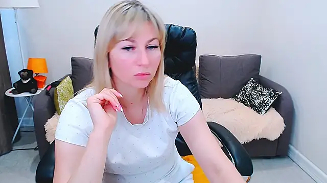 Incredible Ariela online show from August 1, 11:45 am