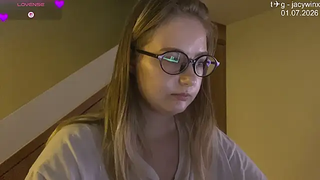 JacyWinslat online show from July 1, 5:12 pm