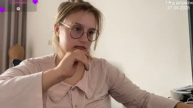 JacyWinslat online show from April 27, 9:39 am