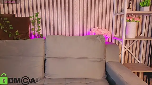 Little Chips online show from April 28, 5:17 pm