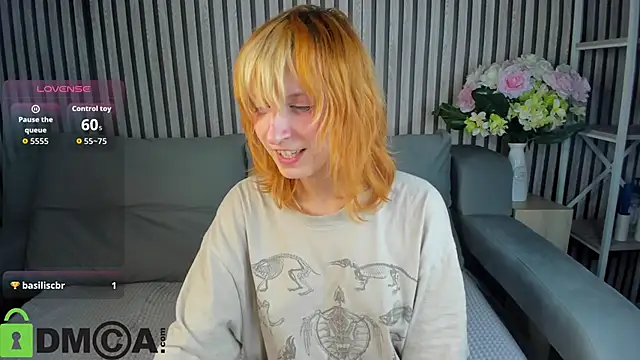 Snapshot of Little_Chips chatting on October 4, 5:28 pm Little Chips online show from October 4, 5:28 pm