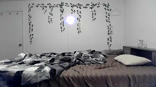 Kittyymaze1 online show from February 1, 10:19 pm