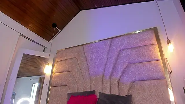 EmaJames25 online show from February 21, 7:36 pm