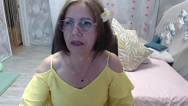 OlgaHottie online show from August 4, 11:33 pm