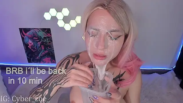 cyberzoe online show from October 21, 4:33 pm