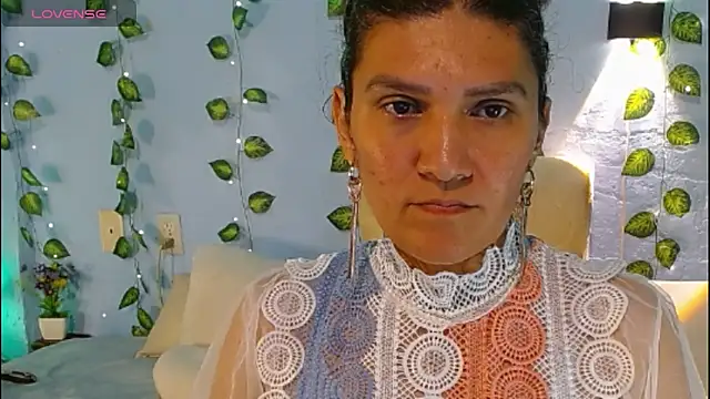 Snapshot of venus_swet_ chatting on October 19, 1:18 am venus swet online show from October 19, 1:18 am