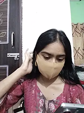 Arisha- online show from August 4, 4:02 pm