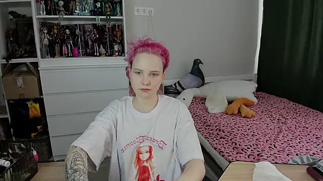 School Love online show from March 1, 7:08 am