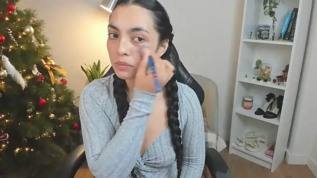  BellaEvans  online show from December 18, 6:07 am