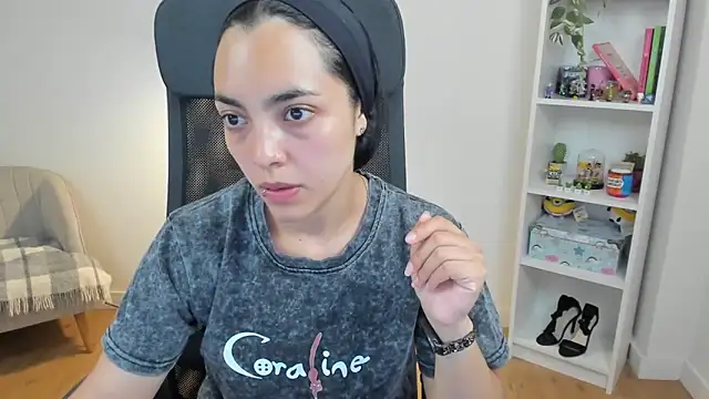  BellaEvans  online show from June 15, 4:45 am