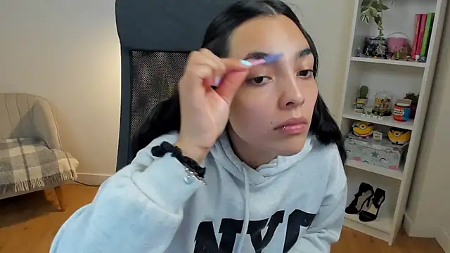  BellaEvans  online show from June 12, 4:42 am