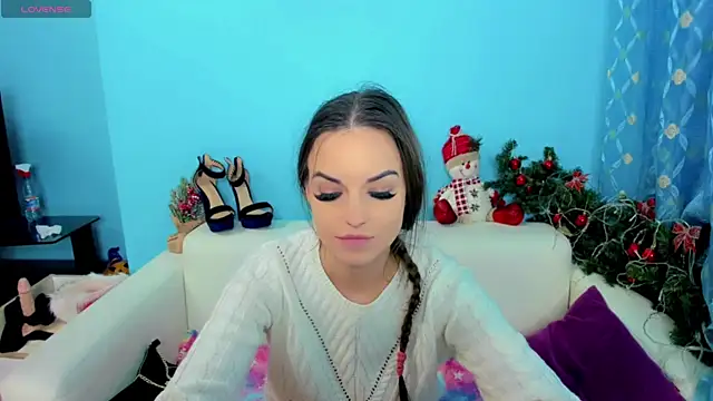 LindaaLu online show from January 8, 4:16 am