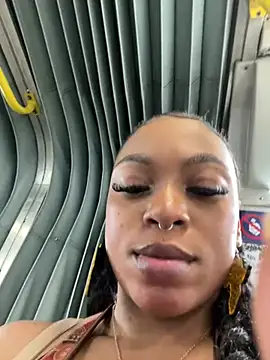 Melany Williams online show from April 30, 6:02 pm