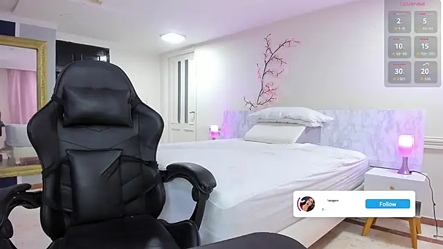 charolbruce 1 online show from March 9, 11:57 am