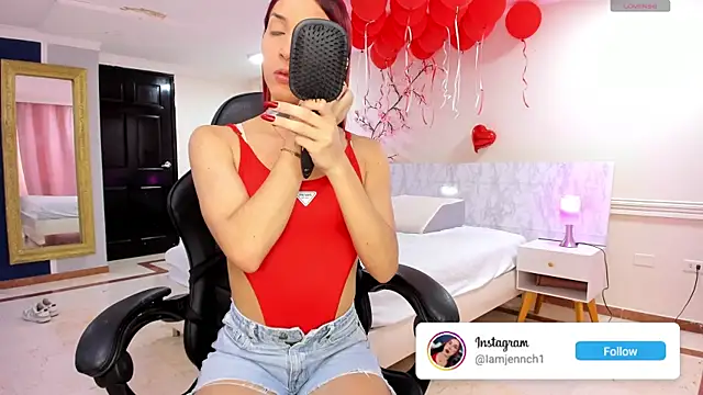 charolbruce 1 online show from May 30, 12:25 pm