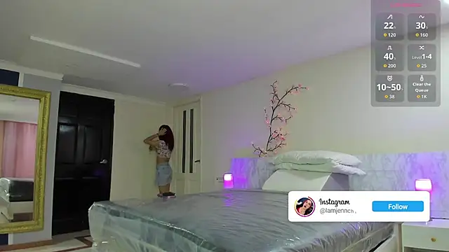 charolbruce 1 online show from November 18, 12:06 pm