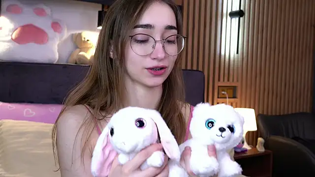 PollyBeev online show from November 16, 7:32 am