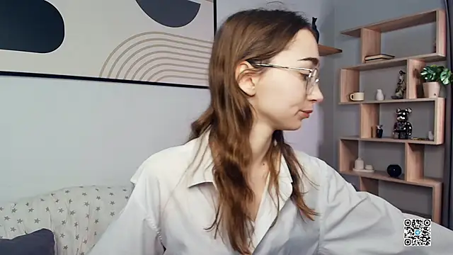 PollyBeev online show from October 10, 7:13 am