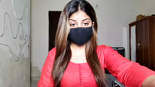 Hoty-Shivangi online show from May 3, 2:42 pm